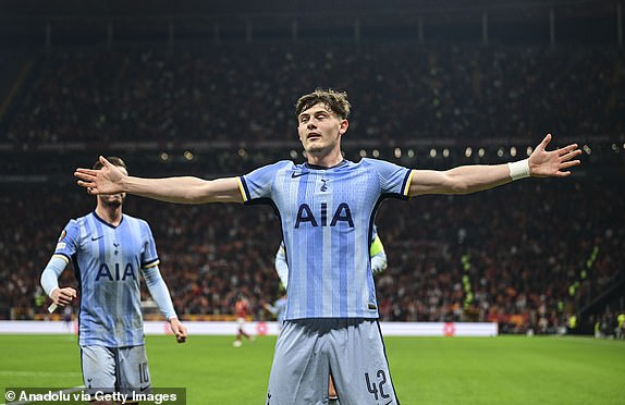 ISTANBUL, TURKIYE - NOVEMBER 07: Will Lankshear of Tottenham Hotspur celebrates after scoring a goal during the UEFA Europa League 4th week match between Galatasaray and Tottenham Hotspur at Ali Sami Yen Sports Complex in Istanbul, Turkiye on November 7, 2024. (Photo by Oguz Yeter/Anadolu via Getty Images)