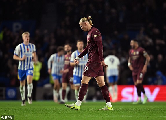 epa11712195 Manchester City's Erling Haaland looks disappointed after conceding the 1-1 goal during the English Premier League soccer match between Brighton & Hove Albion and Manchester City, in Brighton, Britain, 09 November 2024.  EPA/DANIEL HAMBURY EDITORIAL USE ONLY. No use with unauthorized audio, video, data, fixture lists, club/league logos, 'live' services or NFTs. Online in-match use limited to 120 images, no video emulation. No use in betting, games or single club/league/player publications.