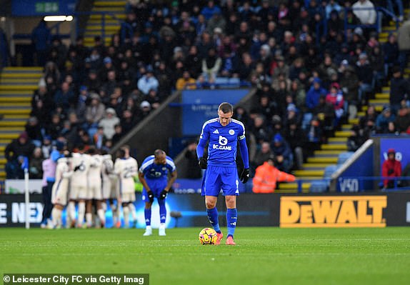 LEICESTER, ENGLAND - NOVEMBER 23: Jamie Vardy of Leicester City looks dejected after Chelsea scored their second goal during the Premier League match between Leicester City and Chelsea at King Power Stadium on November 23, 2024 in Leicester, United Kingdom. (Photo by Plumb Images/Leicester City FC via Getty Images)