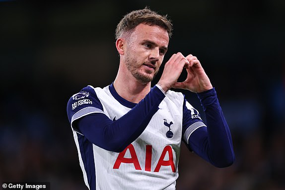 MANCHESTER, ENGLAND - NOVEMBER 23: James Maddison of Tottenham Hotspur celebrates after scoring a goal to make it 0-2 during the Premier League match between Manchester City FC and Tottenham Hotspur FC at Etihad Stadium on November 23, 2024 in Manchester, England. (Photo by Robbie Jay Barratt - AMA/Getty Images)