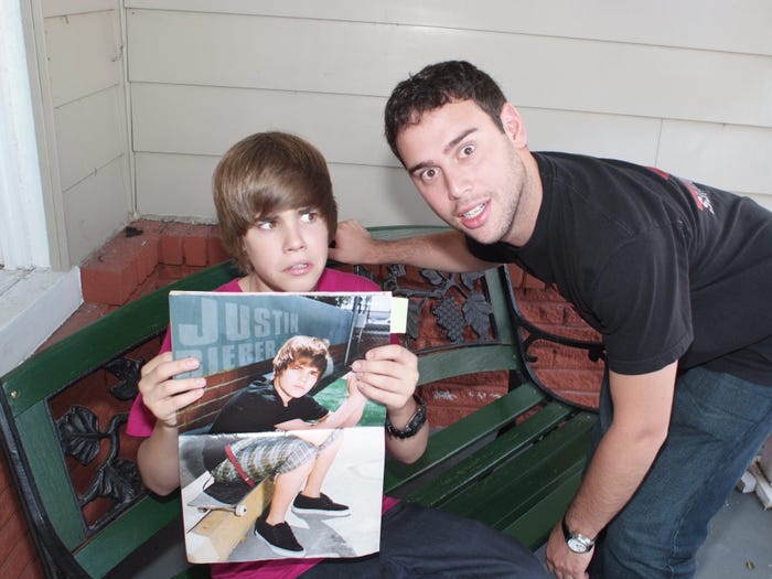 Justin Bieber and Scooter Braun in 2009