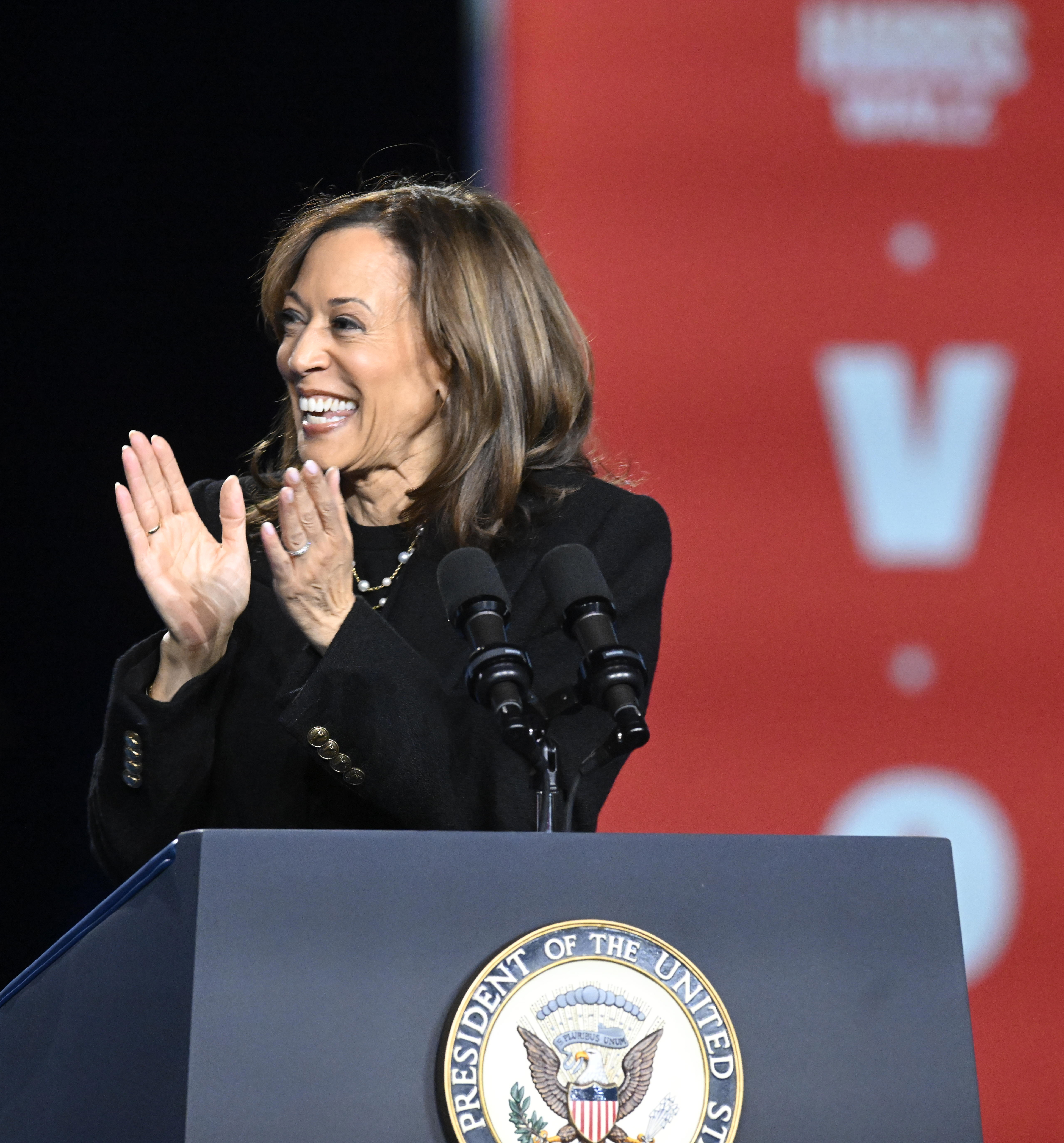 Kamala Harris holds a rally Monday, Nov. 4, 2024, at Muhlenberg College in Allentown, just one day before the 2024 presidential (Monica Cabrera/The Morning Call)