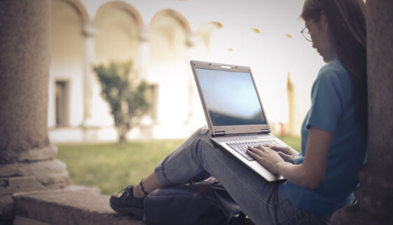 girl-with-a-laptop-DAY4WTP