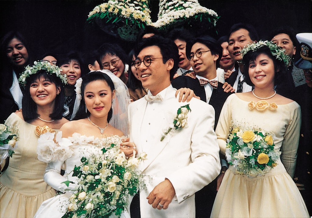 她与锺镇涛1988年闪婚，两人婚后育有一子一女，一度移居加拿大生活。