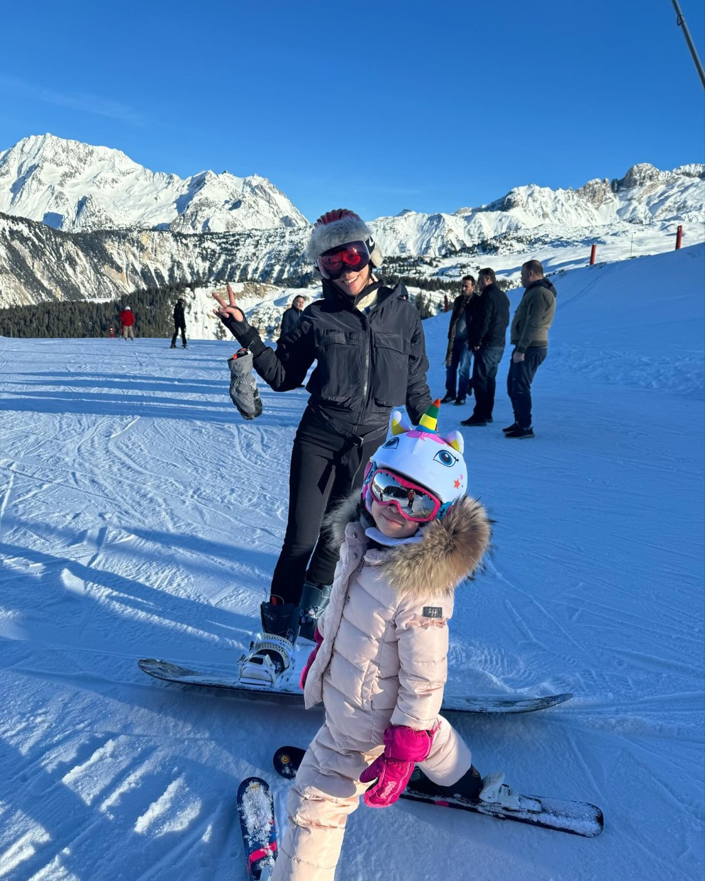 李美慧早前舉家到瑞士滑雪。