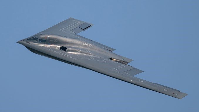 B-2隱形轟炸機可以攜帶反艦武器QUICKSINK。