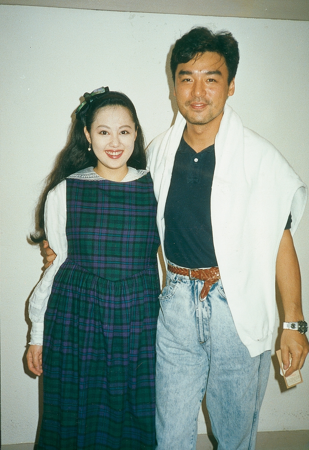 她与锺镇涛1988年闪婚，两人婚后育有一子一女，一度移居加拿大生活。