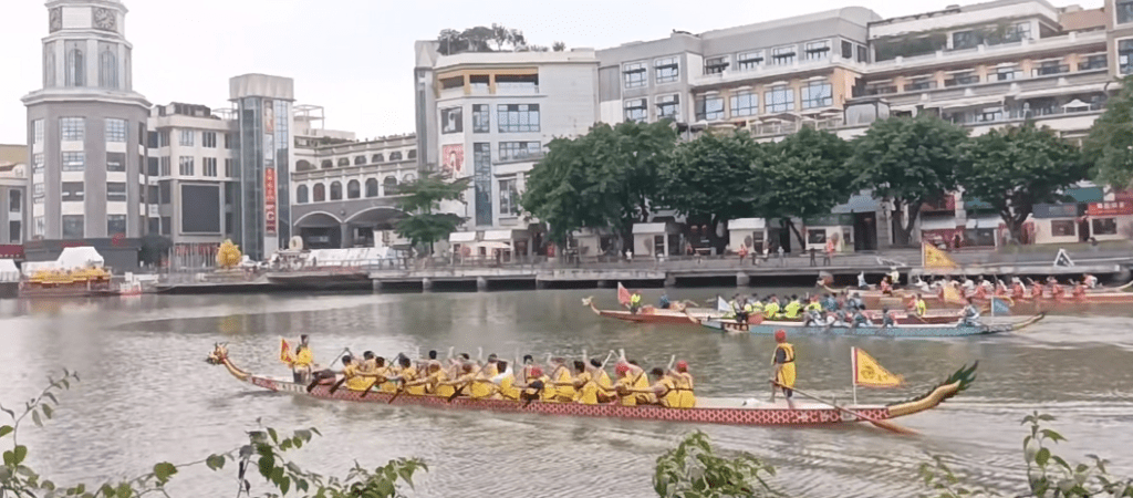 中山端午節好去處2024｜3. 龍舟文化公園 以前石岐人民多以打魚維生，習俗相傳以各廟宇的名字命名龍舟，以賽龍舟來祈福。（圖片來源：小紅書＠石岐吱吱熊）