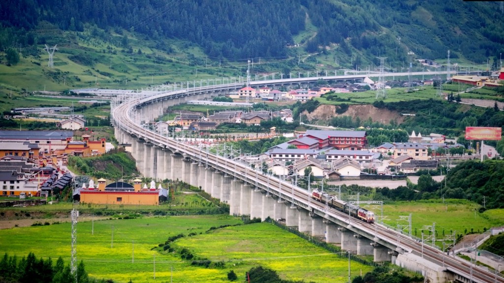 川青铁路沿线风景美丽。