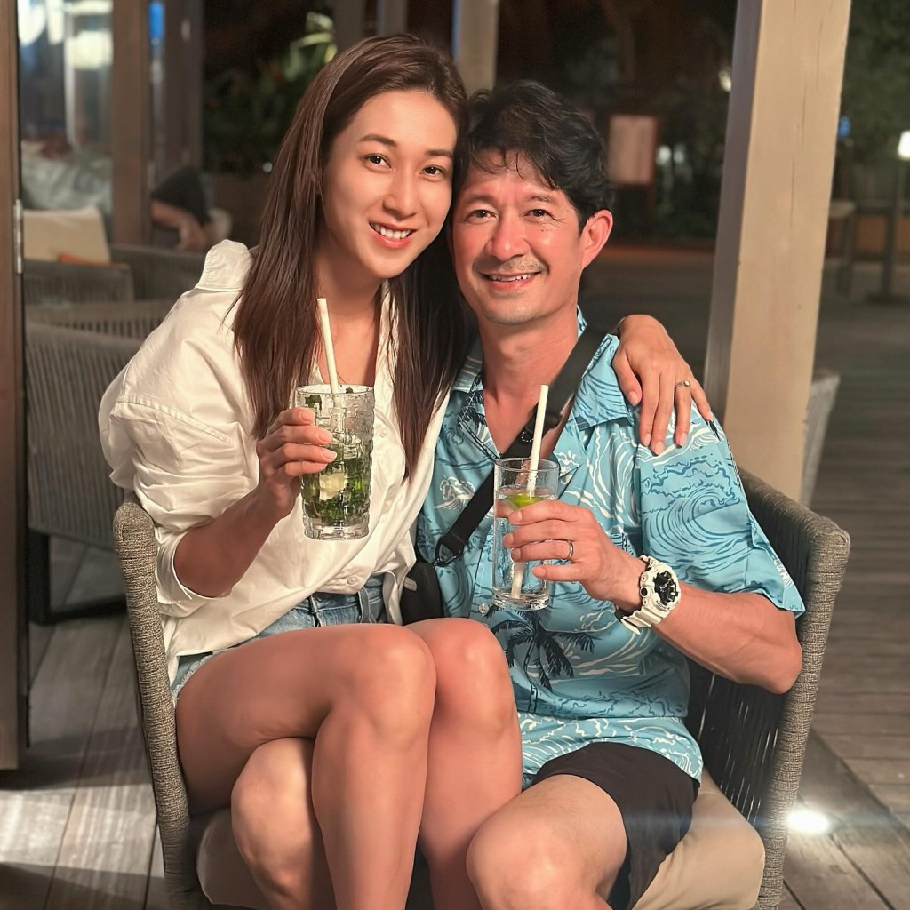 鍾嘉欣結婚多年一直恩愛。