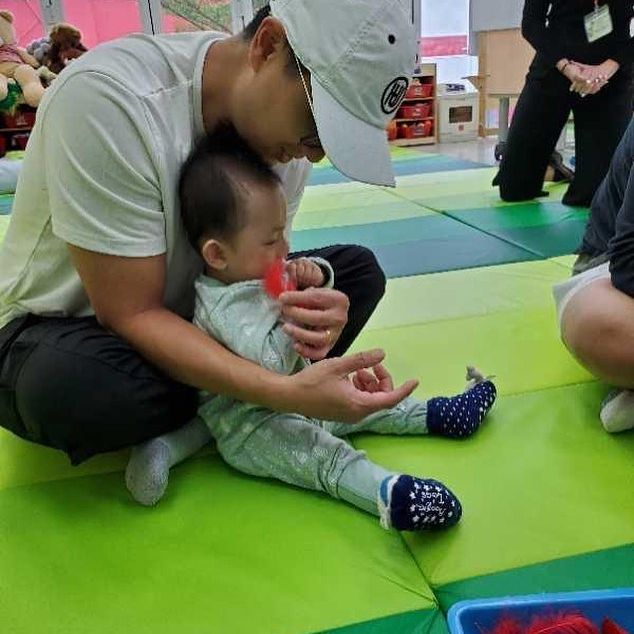 何雁詩在訪問時曾透露兒子比同齡小孩發展較慢。