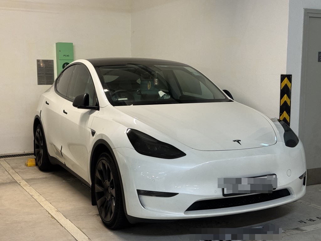 和田邨停泊多輛Model Y。