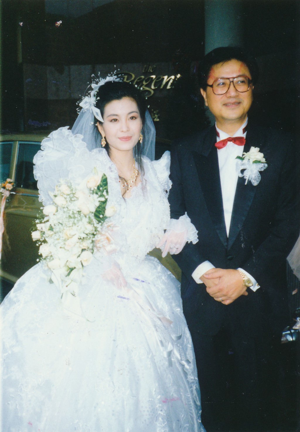 伍詠薇在參選後不久結婚，但結婚13日之後，翁江培便突然因心臟病發在深圳離世，她曾一度因此經常夜蒲。