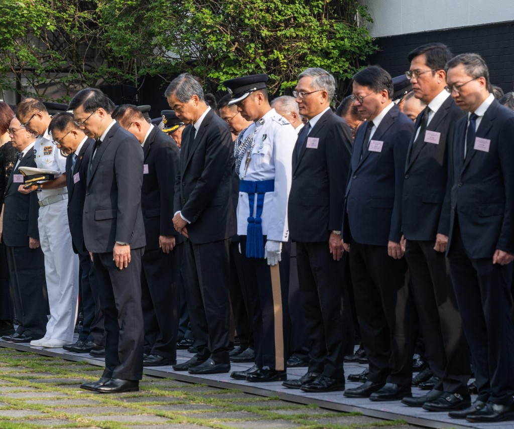 全場默哀2分鐘。政府新聞處