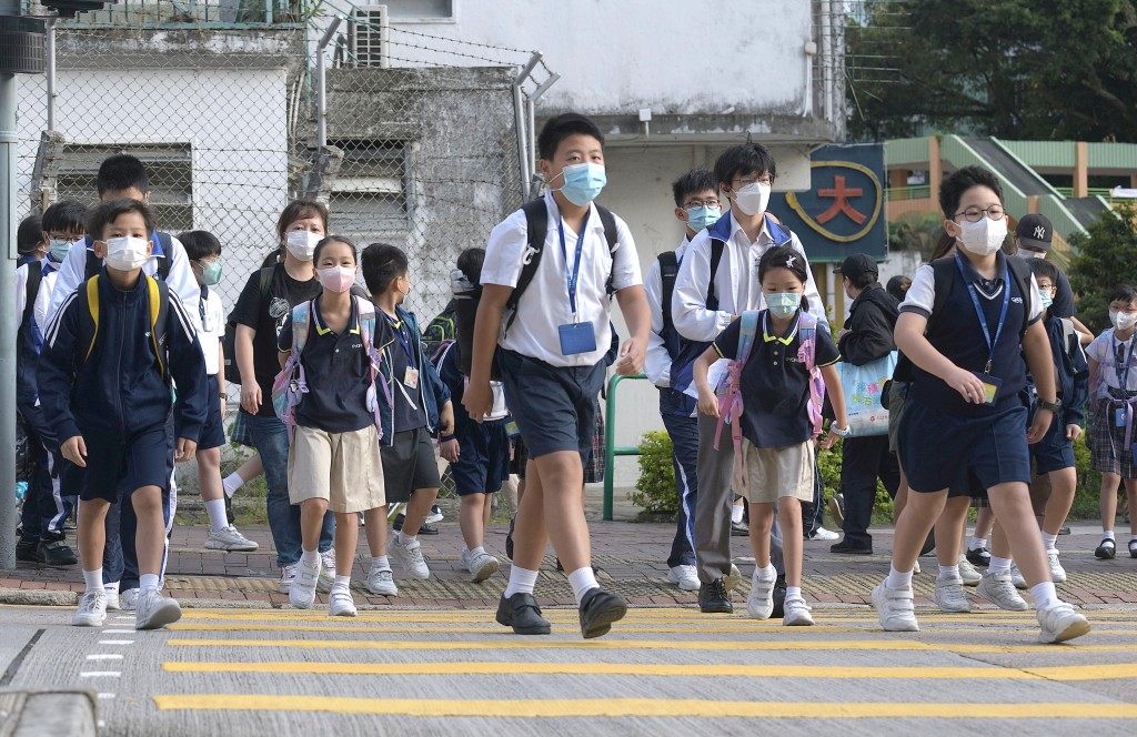 教局表示，屆時或有個別學校，需因應實際在學人數調整班級結構和教職員編制。