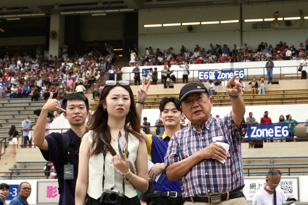 新馬季開鑼場內情況。劉駿軒攝