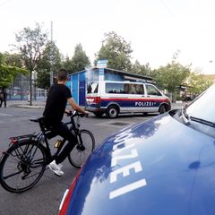 Fahrzeuge der Polizei stehen in Wien (Symbolbild)