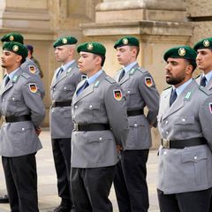 Die Ausgehuniform des Heeres ist nicht übermässig beliebt