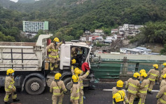 屯門公路泥頭車撼貨車 2司機受傷送院