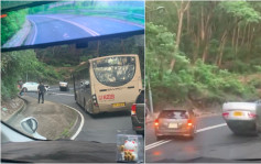 荃錦公路三車相撞 私家車四輪朝天