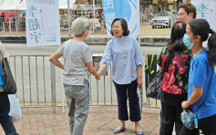 麥美娟到九龍城參與區議員擺街站  收集市民意見聆聽訴求