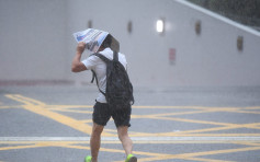 三號風球加黃雨令返工返學狼狽 市民不滿沒發紅雨警告