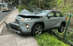 荃锦公路私家车越线撞货车 失控反弹撞栏险堕坡 两司机受伤送院