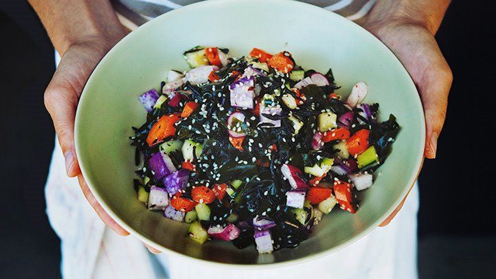 a bowl of salad which can be beneficial for a hypothyroidism diet