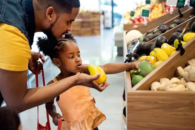 Pick a soft mango that is not bruised or spoiled. 