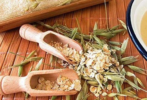 Oats and hulls displayed on spa table.