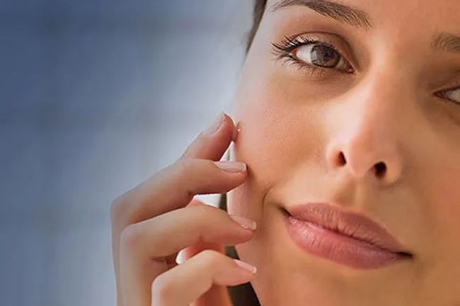 Use retinoids at night due to skin sensitivity issues.