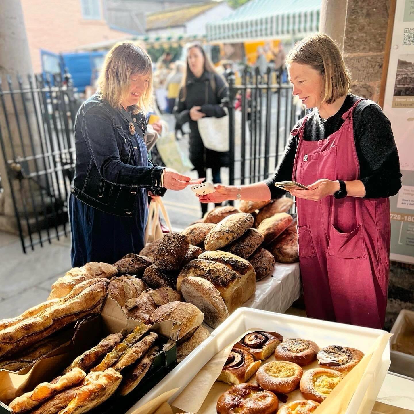 Weekly Market Day in Hay coming up tomorrow, and every Thursday, 9am-2.30pm
. . . . . . . . . . . . . . . . . . . . . . . . . . . . . .

🎪Thursdays are for stocking up on Welsh cheeses, fresh bread, local beef, fruit n veg, local brews, treats, hot 