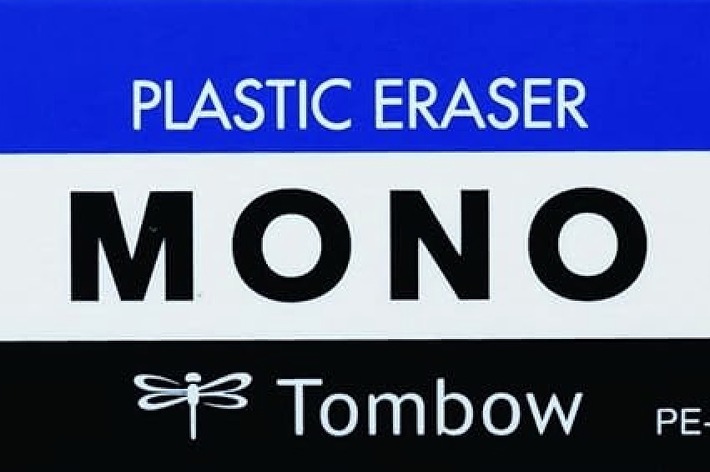 Tombowのプラスチック消しゴム「MONO」のパッケージが表示されています。