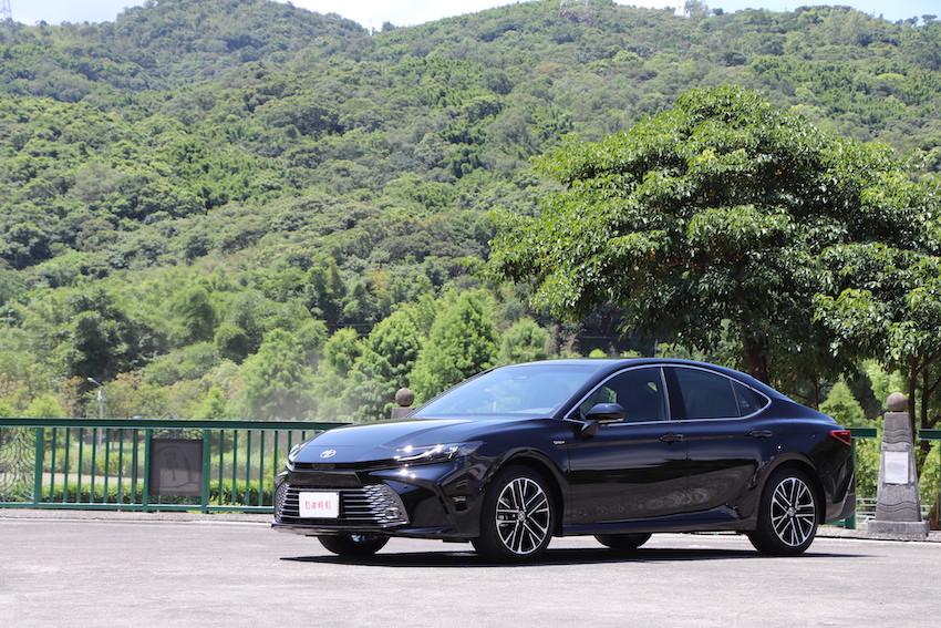 Toyota Camry 大改款 2.5 油電旗艦