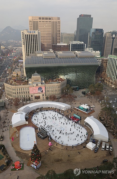 Seoul Square ice rink returns ahead of Christmas