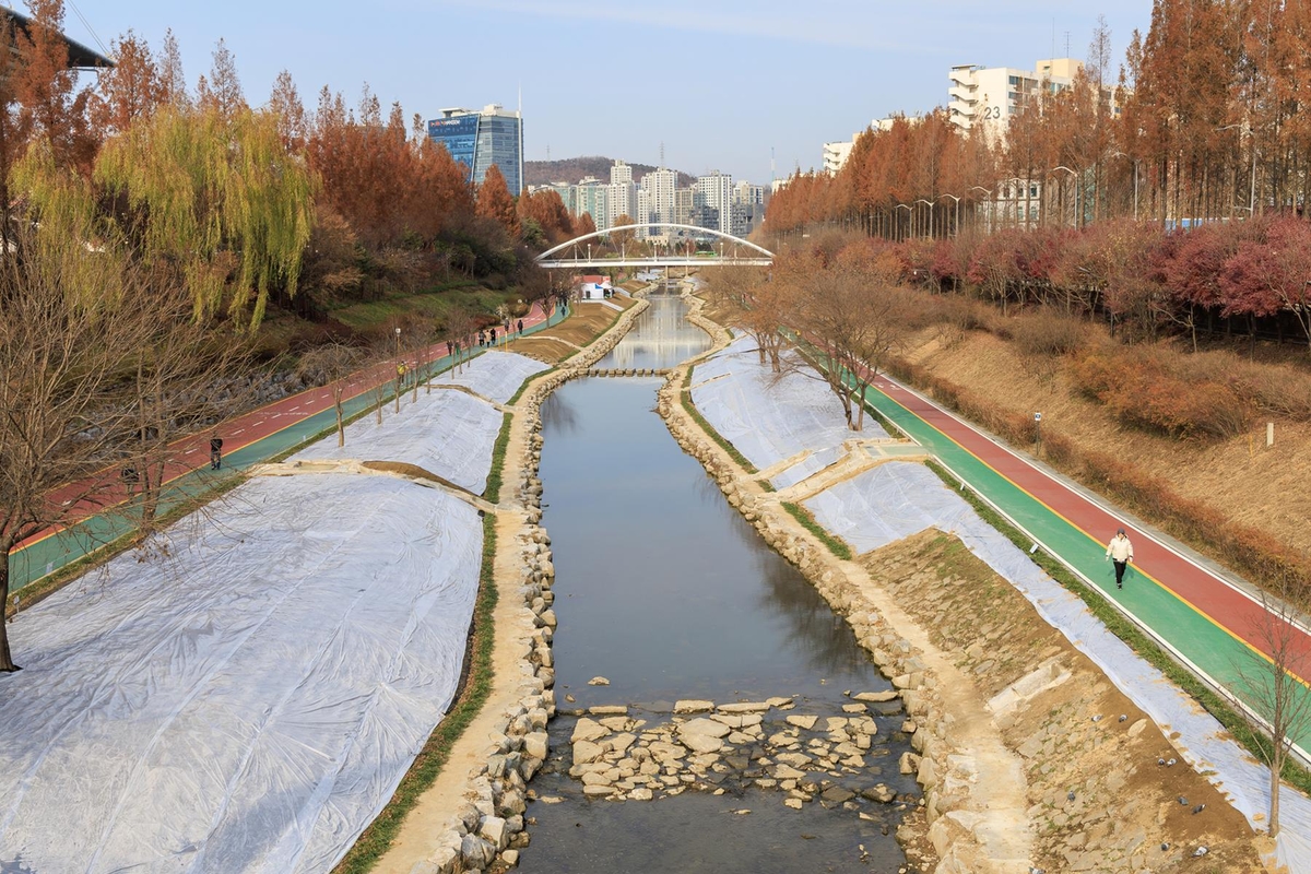 마포구 월드컵천 산책로