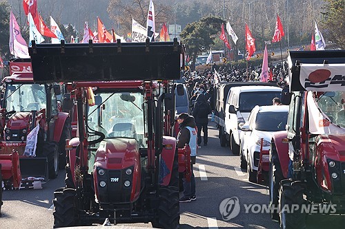 '한파 속 밤샘 대치', 경찰 규탄하는 전봉준 투쟁단