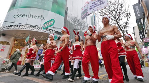 장기기증 퍼레이드 펼치는 몸짱산타들