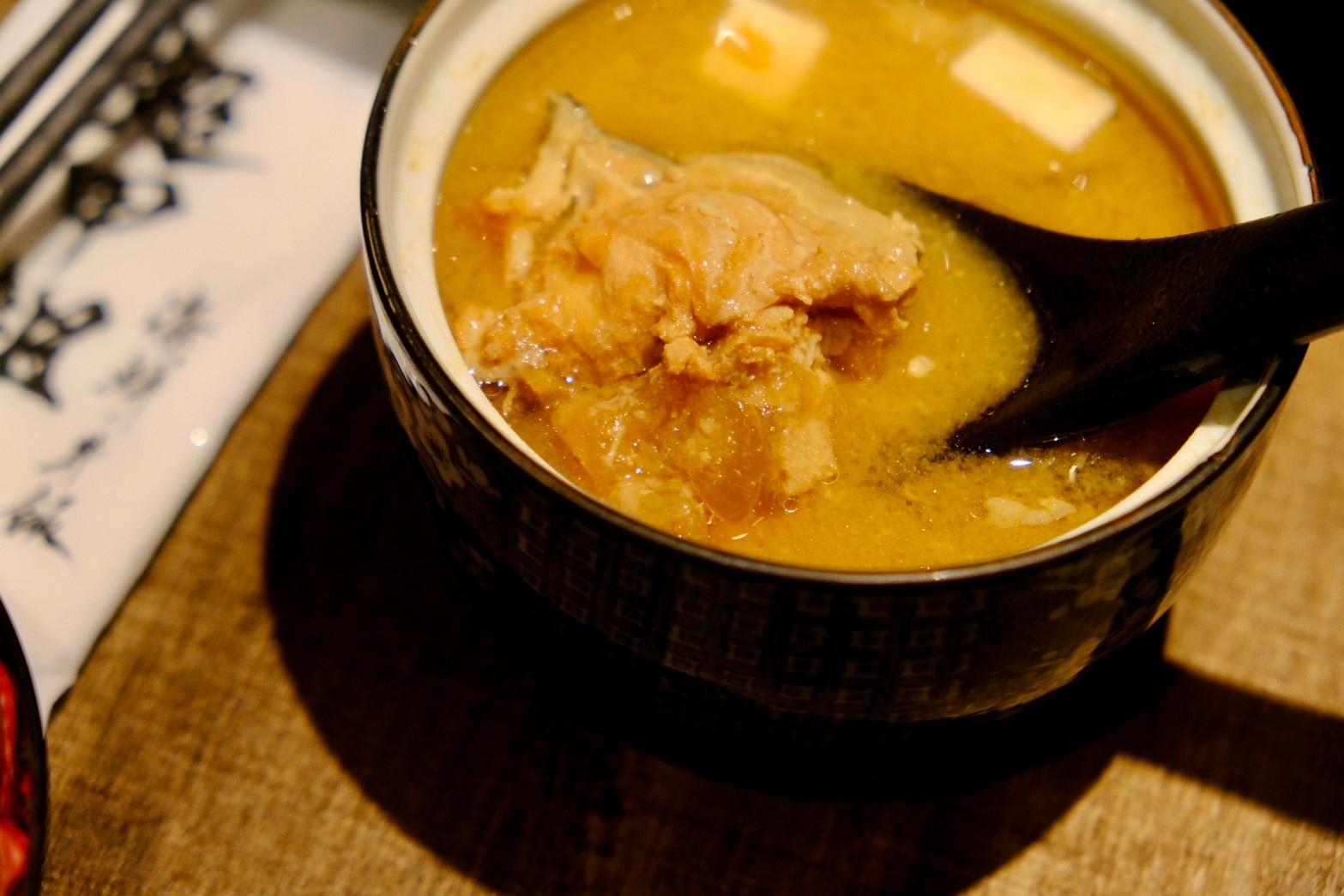 台北大安隱藏版海鮮丼！超甲組海鮮丼飯提供高CP值的頂級海味選