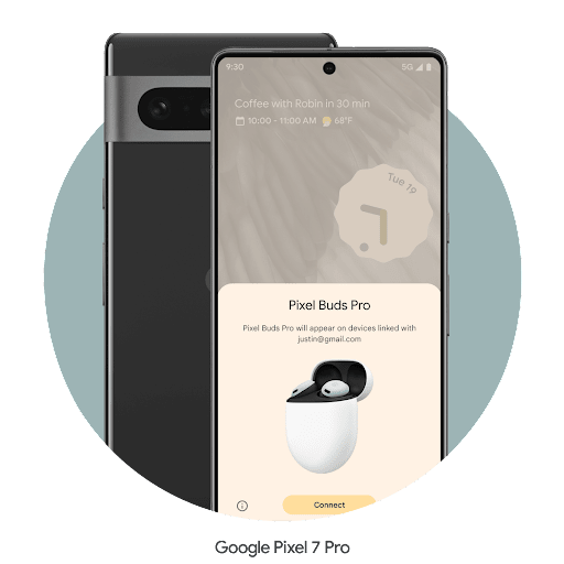 Un Pixel 7 Pro en train de se connecter à des écouteurs Android. Une vue arrière du téléphone fermé, face caméra apparaît à côté.