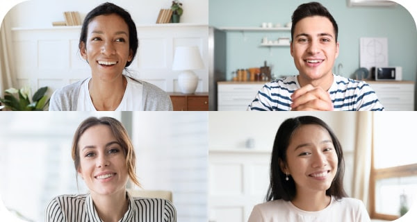 4 mensen nemen deel aan een Meet-groepsgesprek 