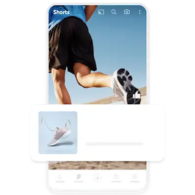 一则移动需求开发广告的示例，其中展示了一款叠加在 YouTube Shorts 视频上的运动鞋。