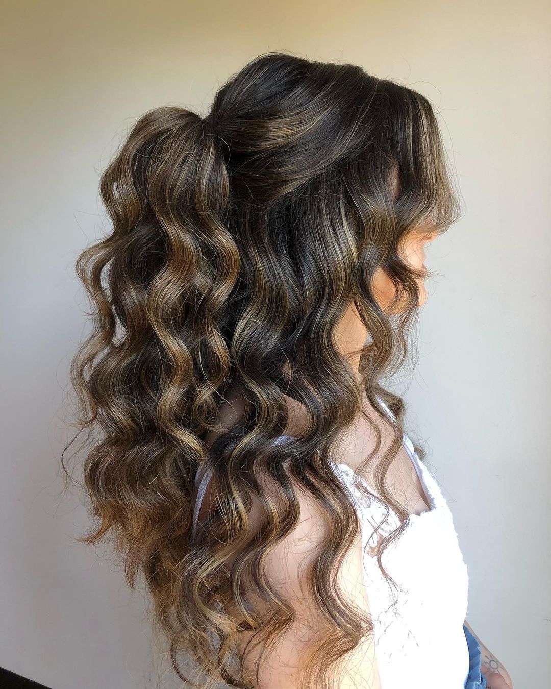 15 Naturally Wavy Hairstyles to Try (When You Can't Wear it Down)