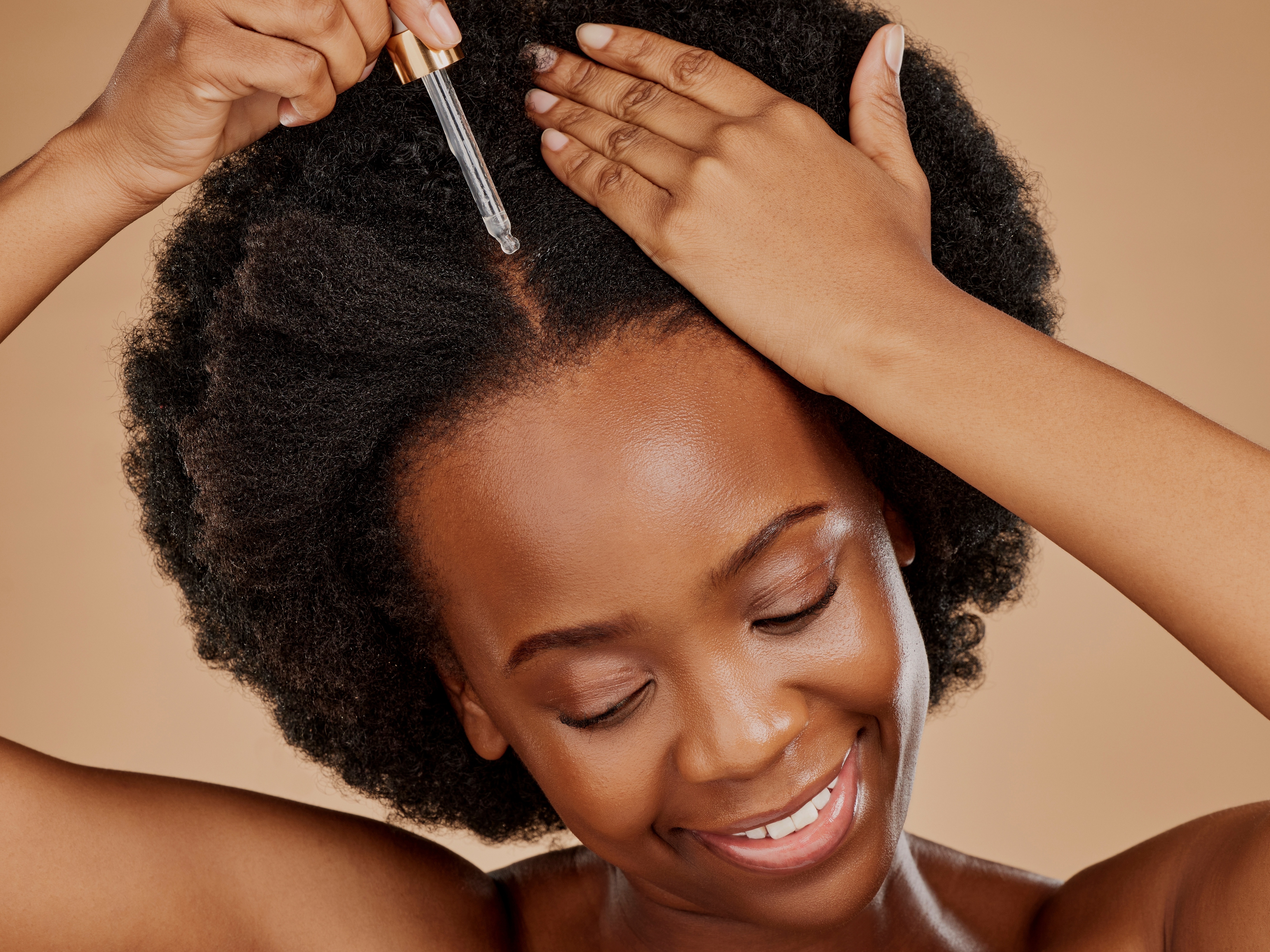 Here’s How To Help Type 4 Hair Thrive This Winter