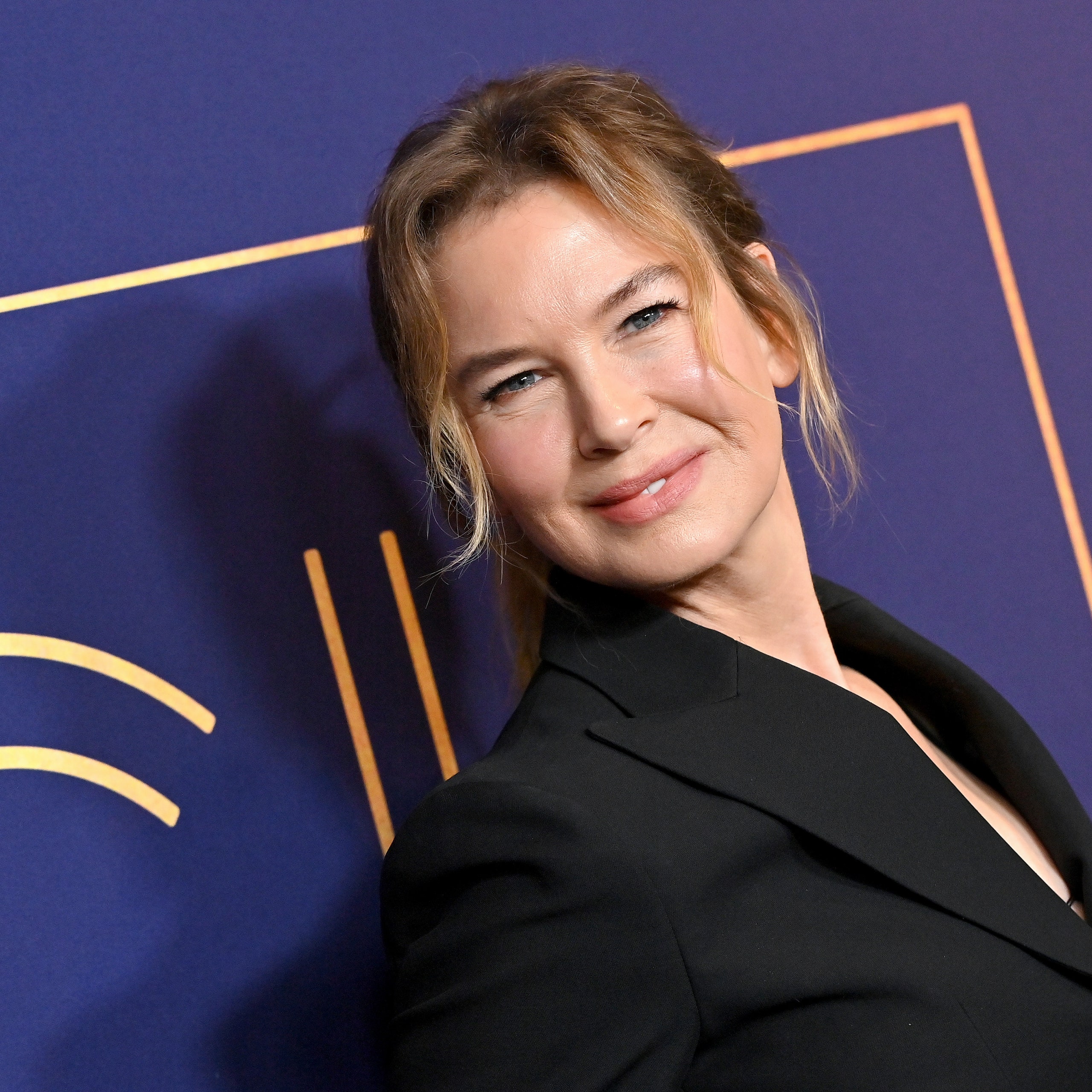 #Goodhairday: Renée Zellweger torna nei panni di Bridget Jones ma la sua chioma spettinata adesso è super cool