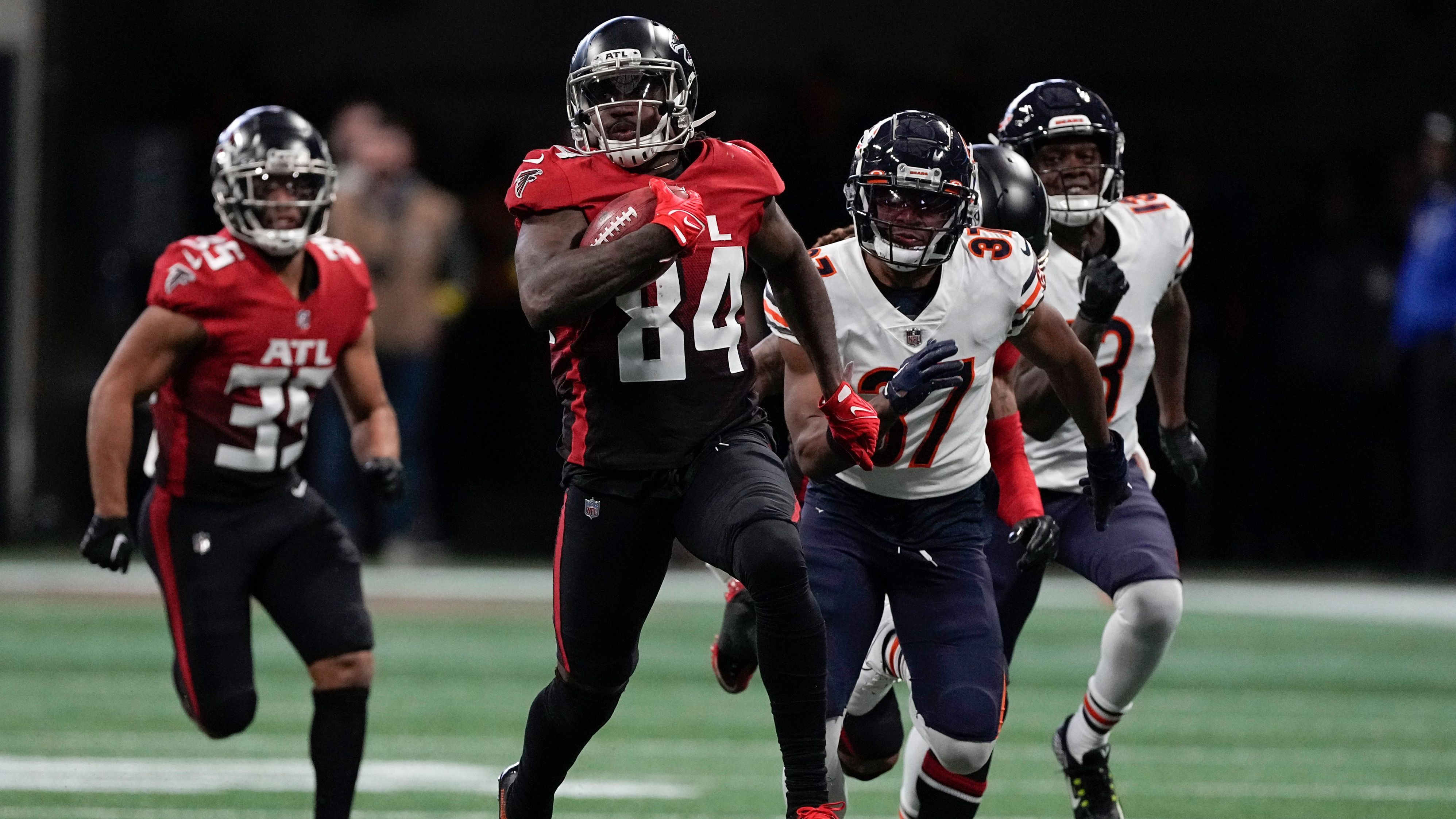 Atlanta Falcons running back Cordarrelle Patterson sets a personal record by running back a kick-return 103 yards for a touchdown in front of his home crowd. Patterson now has nine kickoff return touchdowns, the most in NFL history. The Falcons would go on to beat the Chicago Bears 27-24.