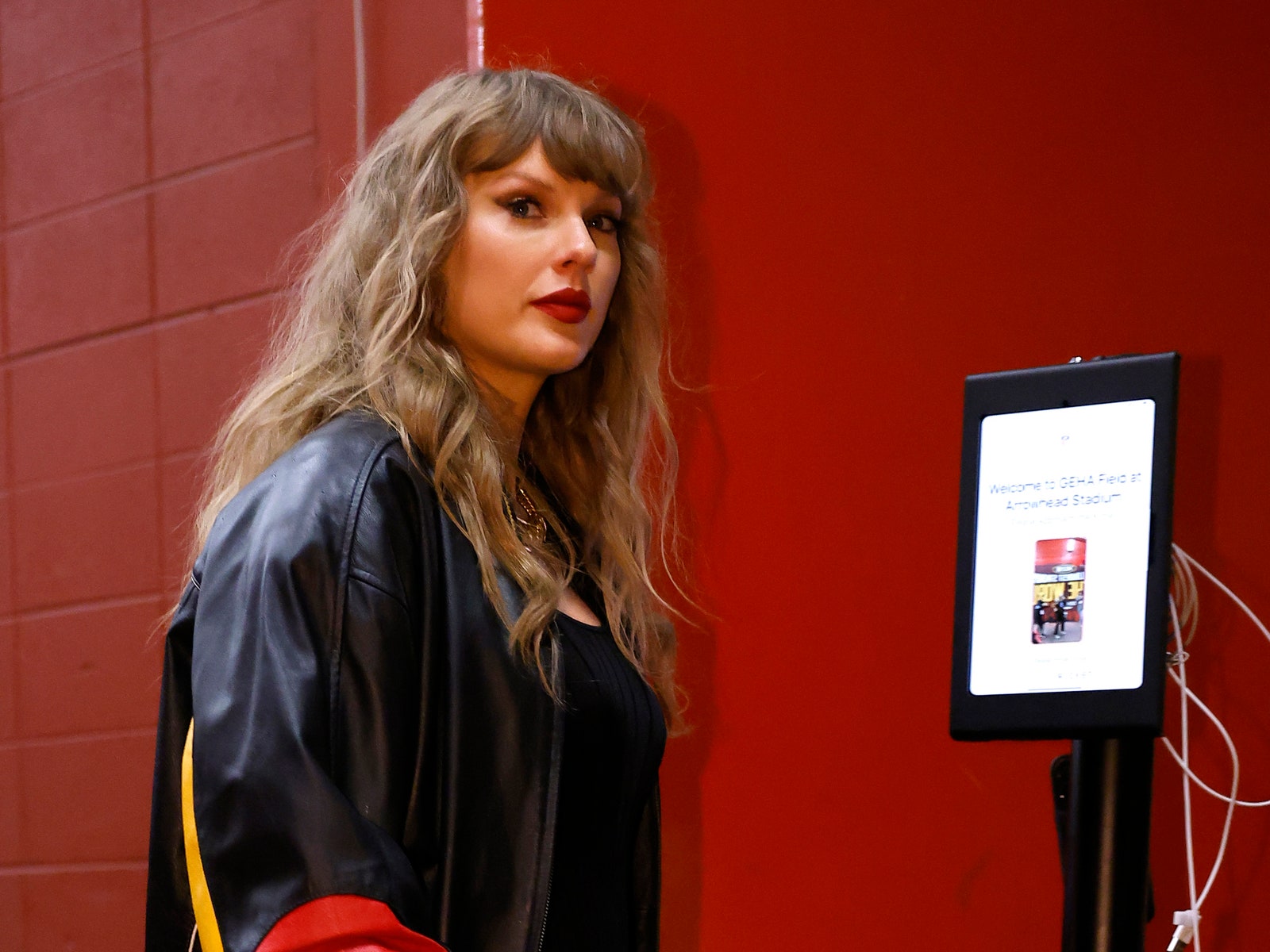 Is Taylor Swift in New York for the Kansas City Chiefs Game Against the Buffalo Bills?