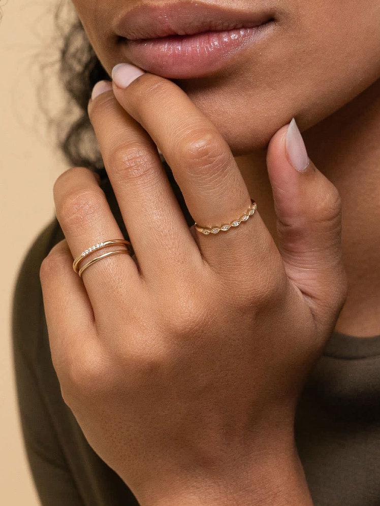 Gifts for Girlfriends: Mejuri Ring