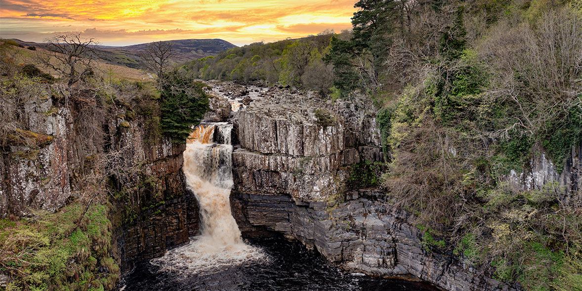 High force waterfall