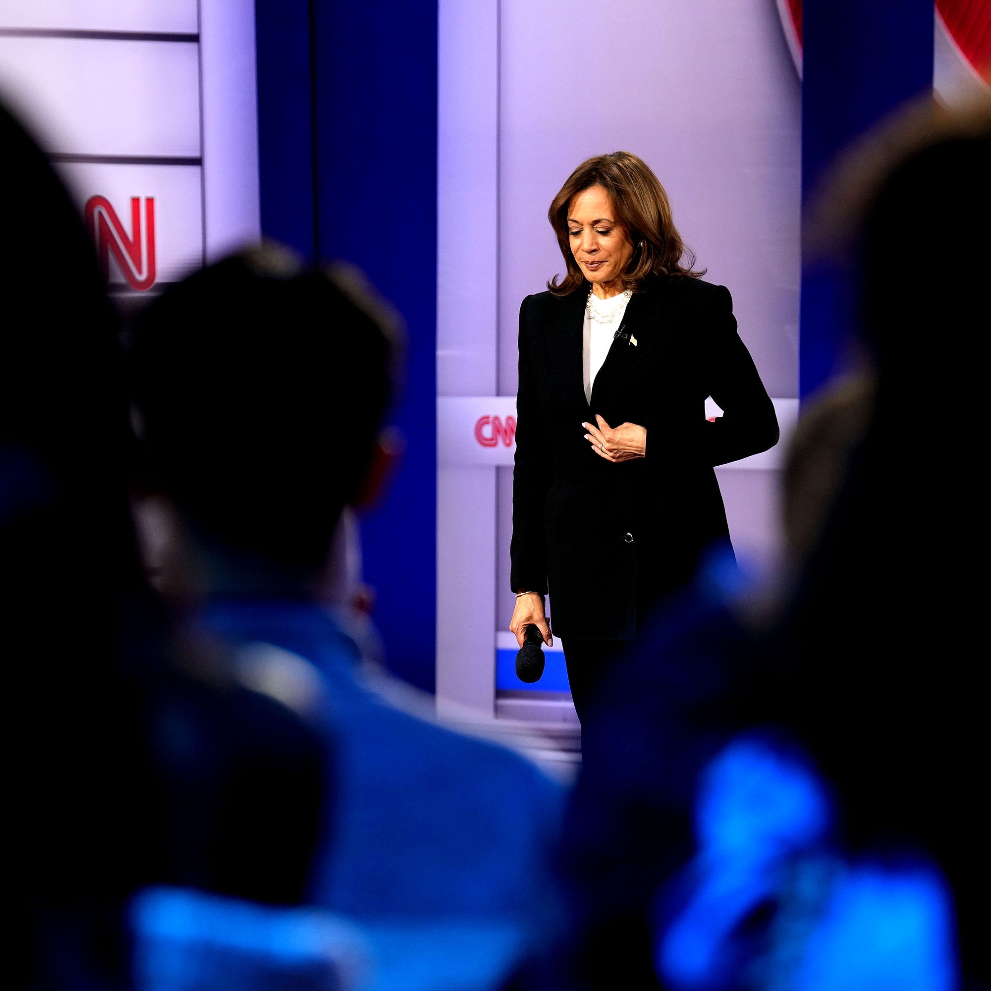 “We’re Distracted”: Kamala Harris Allies Fear She’s Letting Trump Dominate the Final Stretch